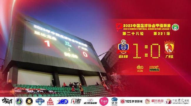 老板办公室强吻亲胸视频